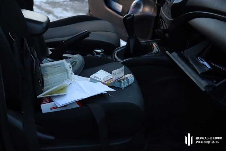 У Краматорську затримали лісника, який нібито продавав “дозволи” на незаконну порубку дерев: деталі справи