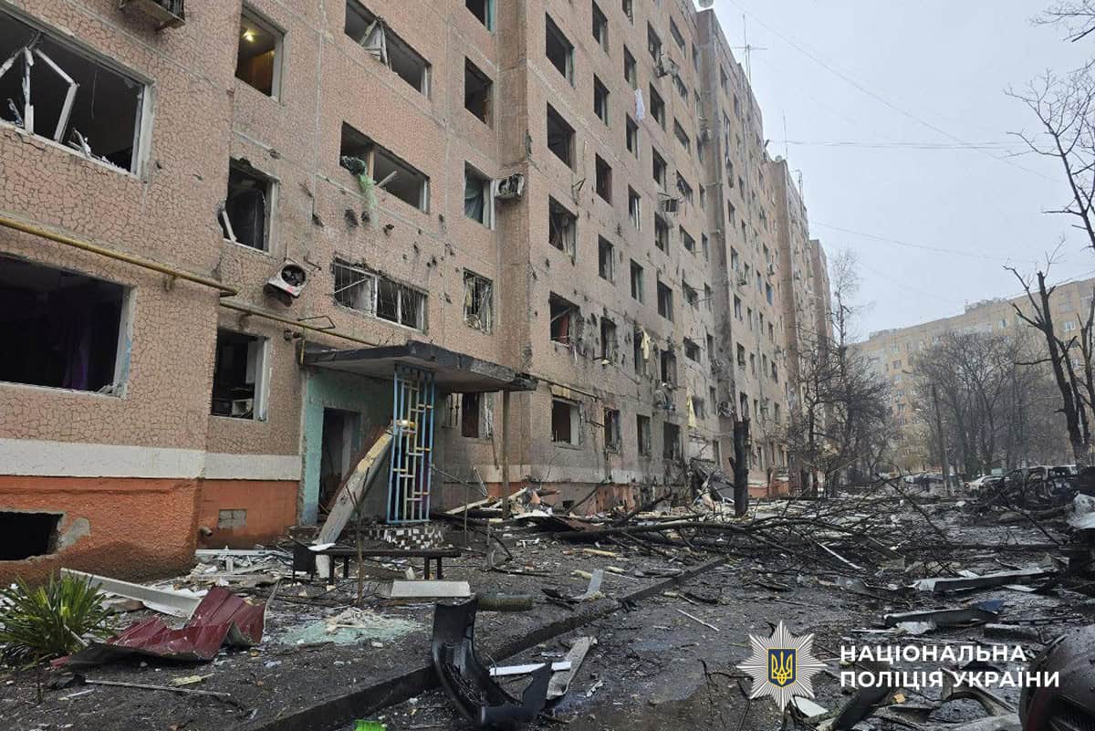 поврежденный частный дом в Алексеево-Дружковке после атаки российских военных 8 февраля