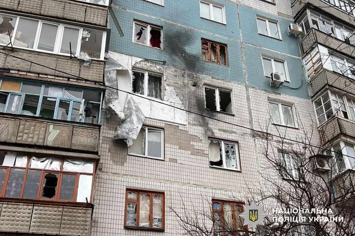 Пошкоджена цивільна інфраструктура у Миколаївці після російської атаки