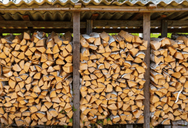 Жителям Донетчины в январе 2026 года выдали почти 280 тыс. грн на дрова и уголь: как подать заявку тем, кто еще не обращался (разъяснение)