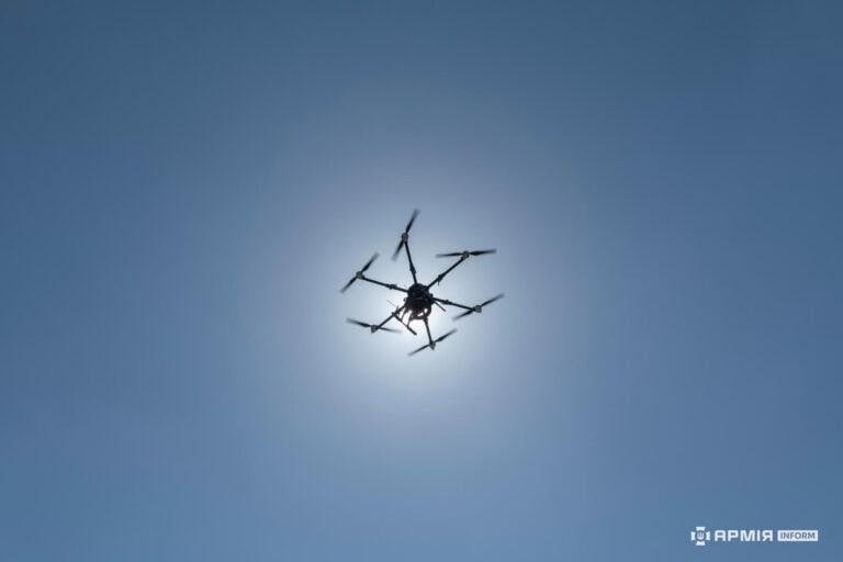 Над Константиновкой оккупанты сбрасывают снаряды с гексакоптеров и ищут способы выходить в интернет без Starlink, — 156 бригада