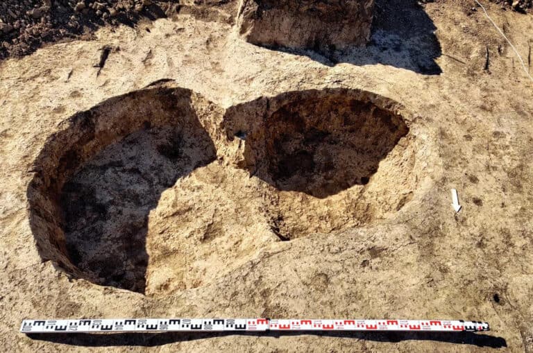 Окупанти під час будівництва доріг під Маріуполем знайшли понад 50 археологічних артефактів, яким понад 5 тисяч років