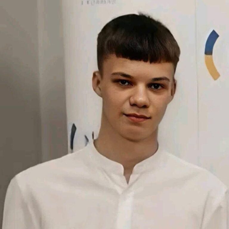 “Спокійний, доброзичливий та щирий хлопець”: згадаймо 17-річного Руслана Бобика, який загинув під час обстрілу Тернополя
