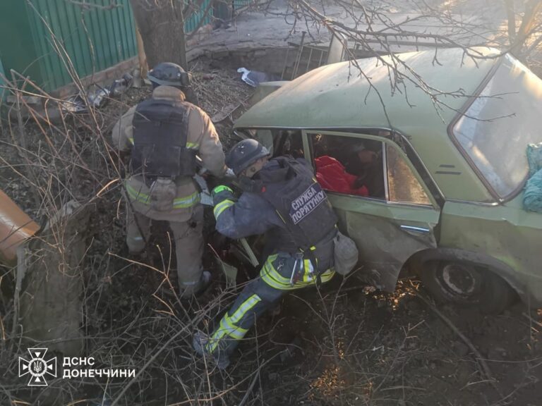 Біля Словʼянська сталася автотроща: загинула людина, ще троє поранені