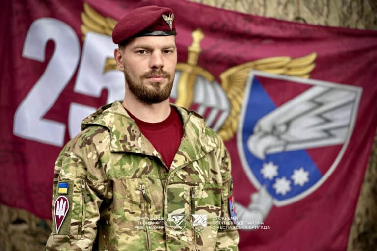 Оборонець Покровська “Ірландець”, який 5 днів без води та зв’язку відбивав штурми, став Героєм України