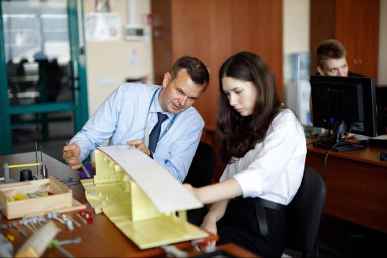 Програма інженерного розвитку в галузі цивільної авіації: хто може навчатися і що отримає