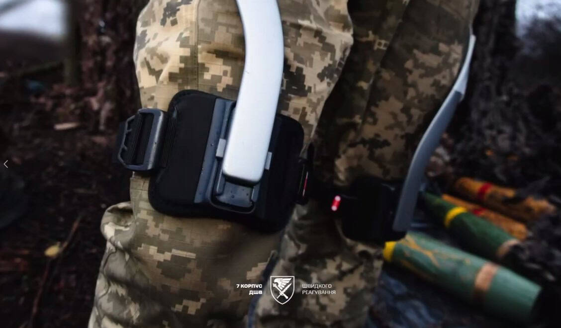 Українські військові екзоскелети носять