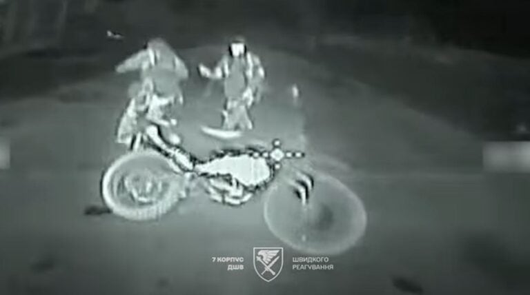 Українські військові відбили мотоштурм Гришиного і знищили дві броньовані машини росіян під Мирноградом, — 7 корпус ДШВ