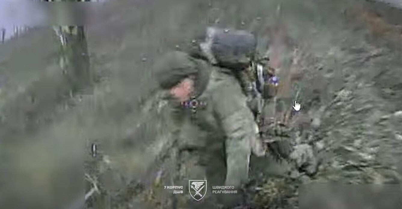 наслідки бою біля Гришиного після атаки російських військ на мотоциклах