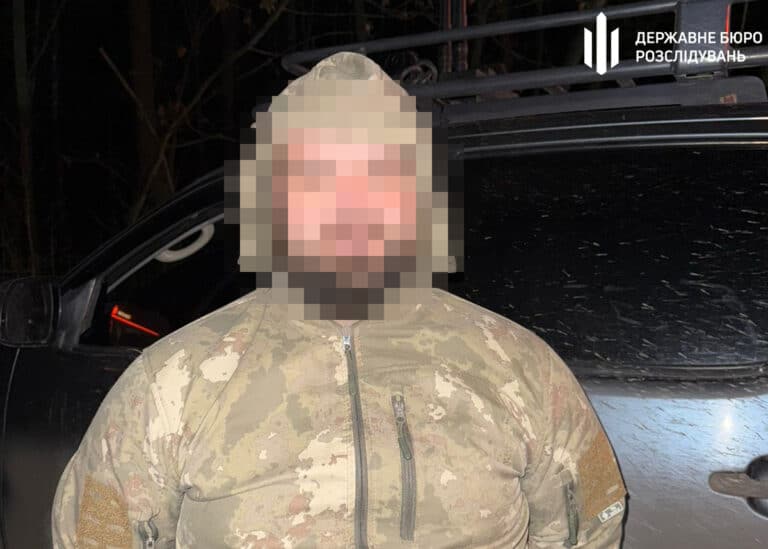 «За 12 тыс. долларов обещал вывозить военных из частей»: дело бывшего начальника ТЦК на Донетчине передано в суд