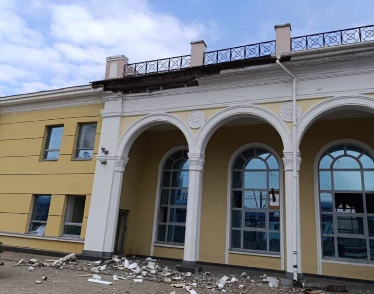 У Слов’янську через російський обстріл поранені четверо залізничників: що відомо