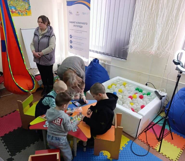 У Дніпрі запрацював кабінет клінічного логопеда для ВПО з Добропільської громади
