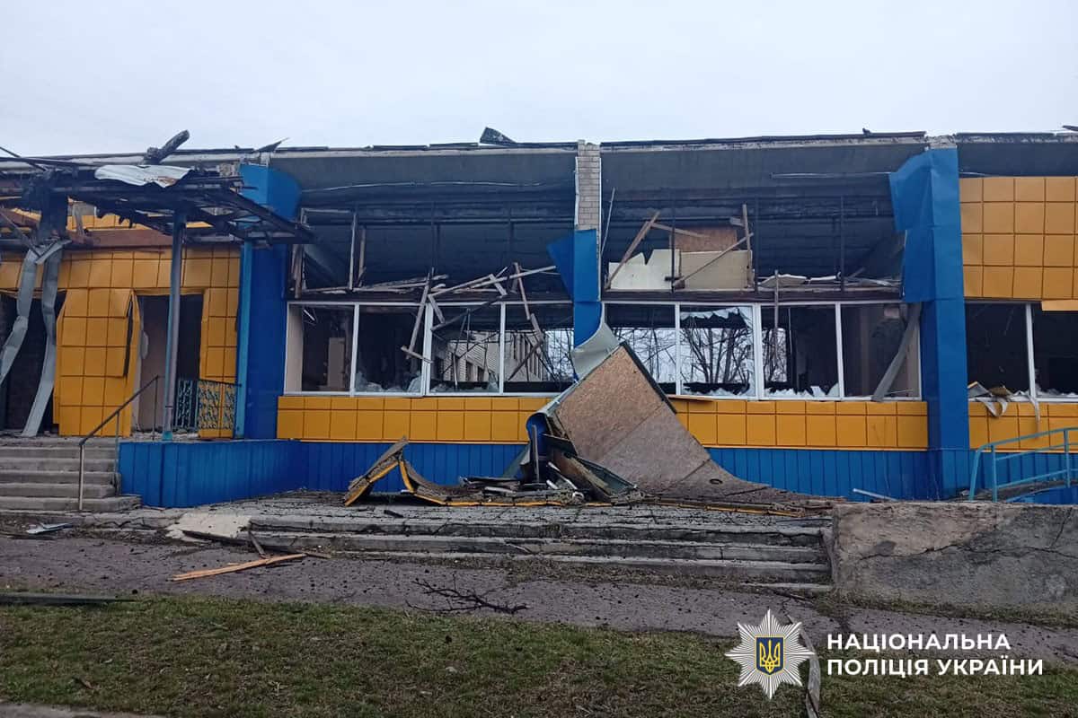 пошкоджені багатоквартирні та приватні будинки у Краматорську після дронових атак