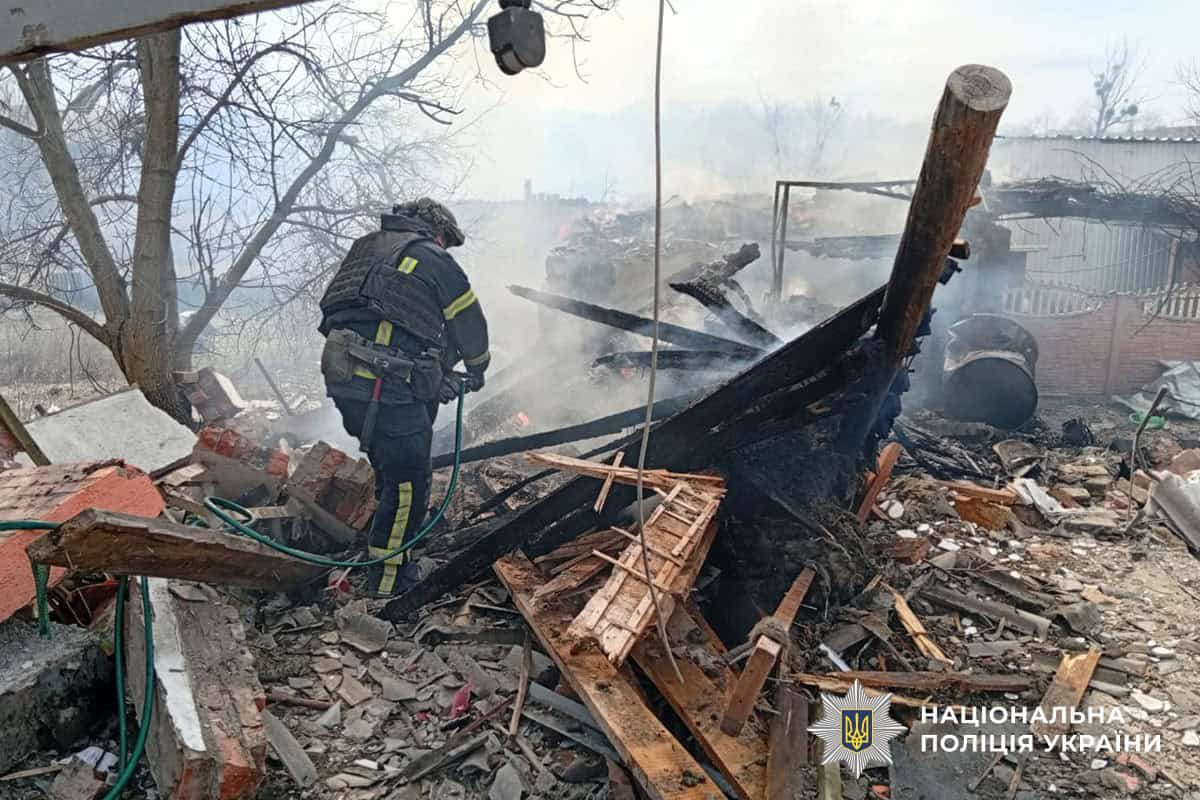 наслідки удару по Миколаївці пошкоджені багатоквартирні та приватні будинки