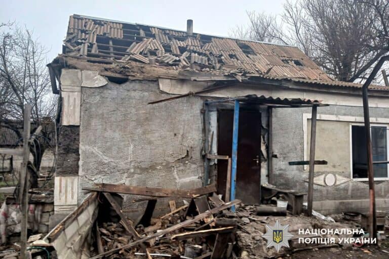 Один загиблий та шестеро поранених: якими були наслідки російських ударів по Донеччині 27 березня (ЗВЕДЕННЯ)