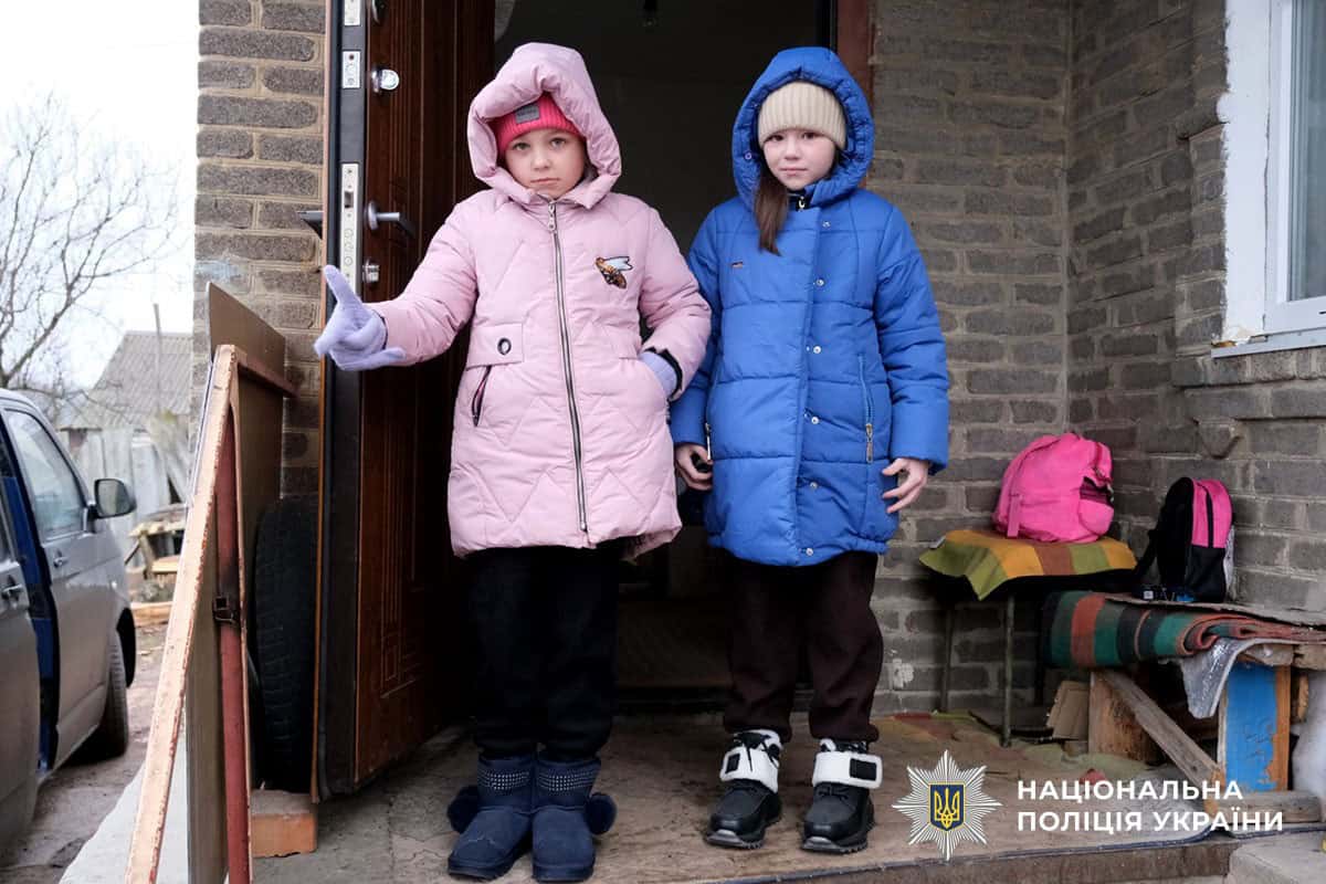 "Втретє рятуються від війни": з Сергіївки евакуювали родину з дітьми