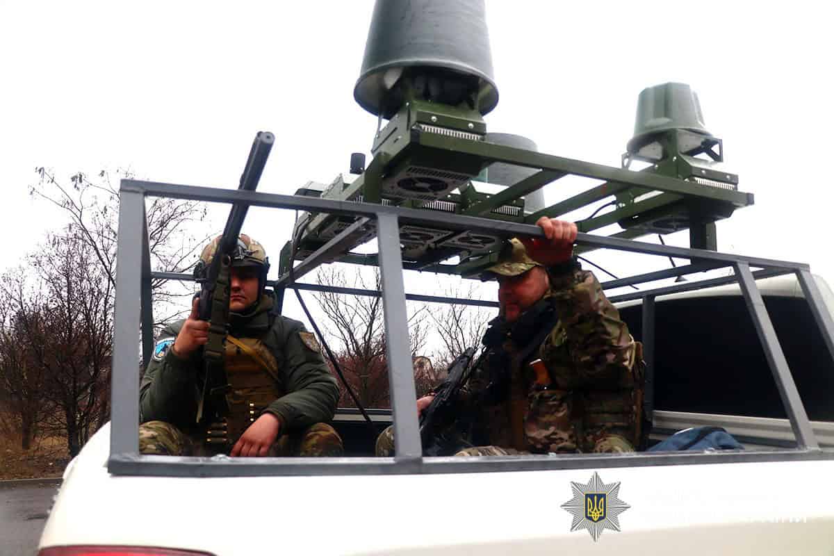 антидроновий батальйон поліції прикриває ремонтні бригади на Донеччині під час обстрілів