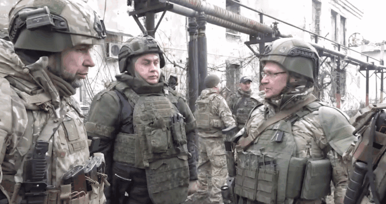 «Нас ждали 1,6 тыс. человек»: главарь т. н. «ДНР» Пушилин публикует видео, на котором он разгуливает по улицам Мирнограда