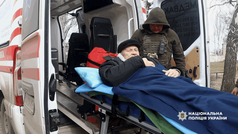 «Пережили обстрел дома»: из Дружковской громады эвакуировали ещё шестерых человек