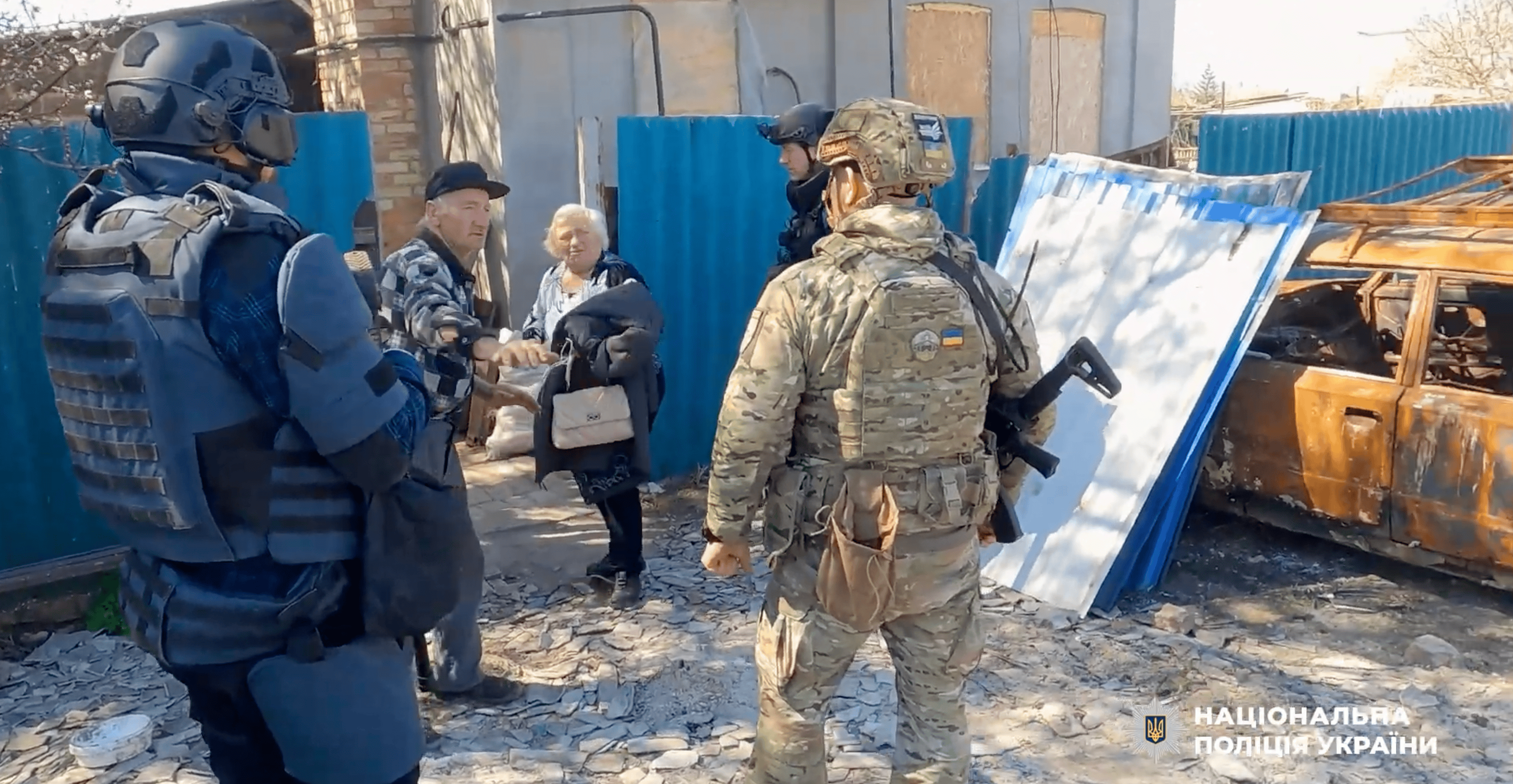 "Діставалися розбитими вулицями": з Олексієво-Дружківки та Оскивого евакуювали двох жінок