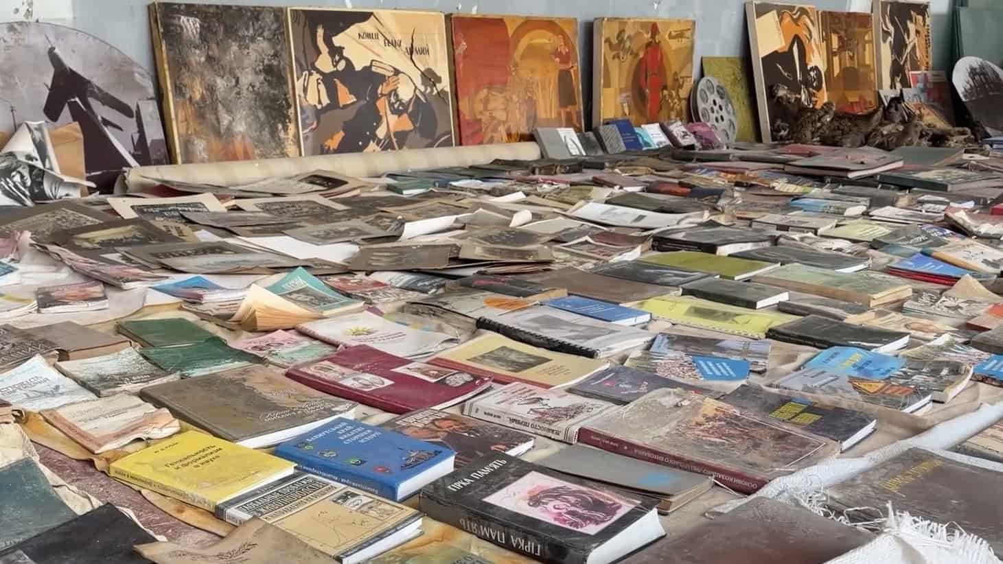 Як росіяни переміщують археологічні артефакти з Бахмутського музею під час війни