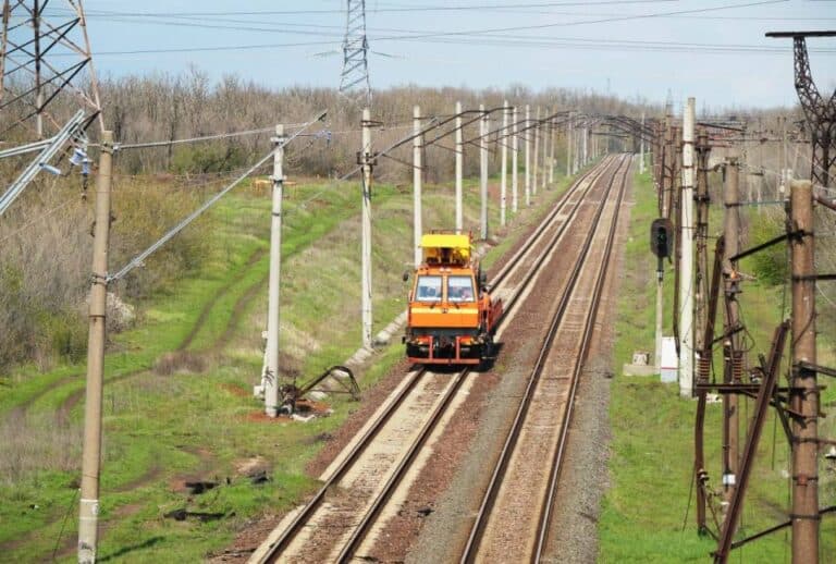 Росіяни планують запустити електричку між окупованими Донецьком та Маріуполем вже цього літа