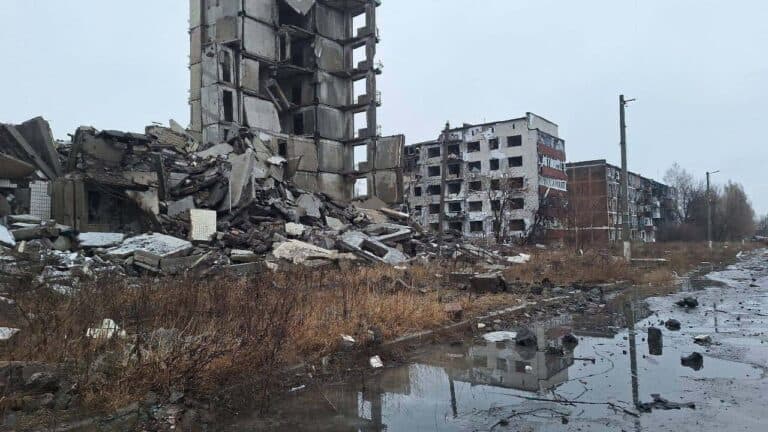 Окупанти мають перевагу у межах забудови Покровська та Мирнограда і накопичують сили у підвалах: у чому складність