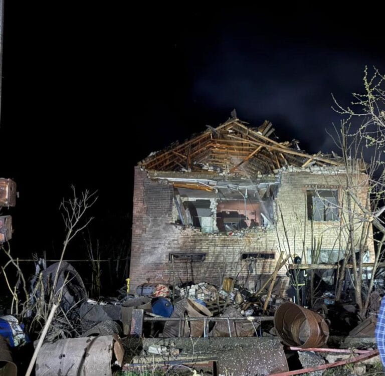 В ночь на 10 апреля по Славянску били дронами — ранены трое жительниц