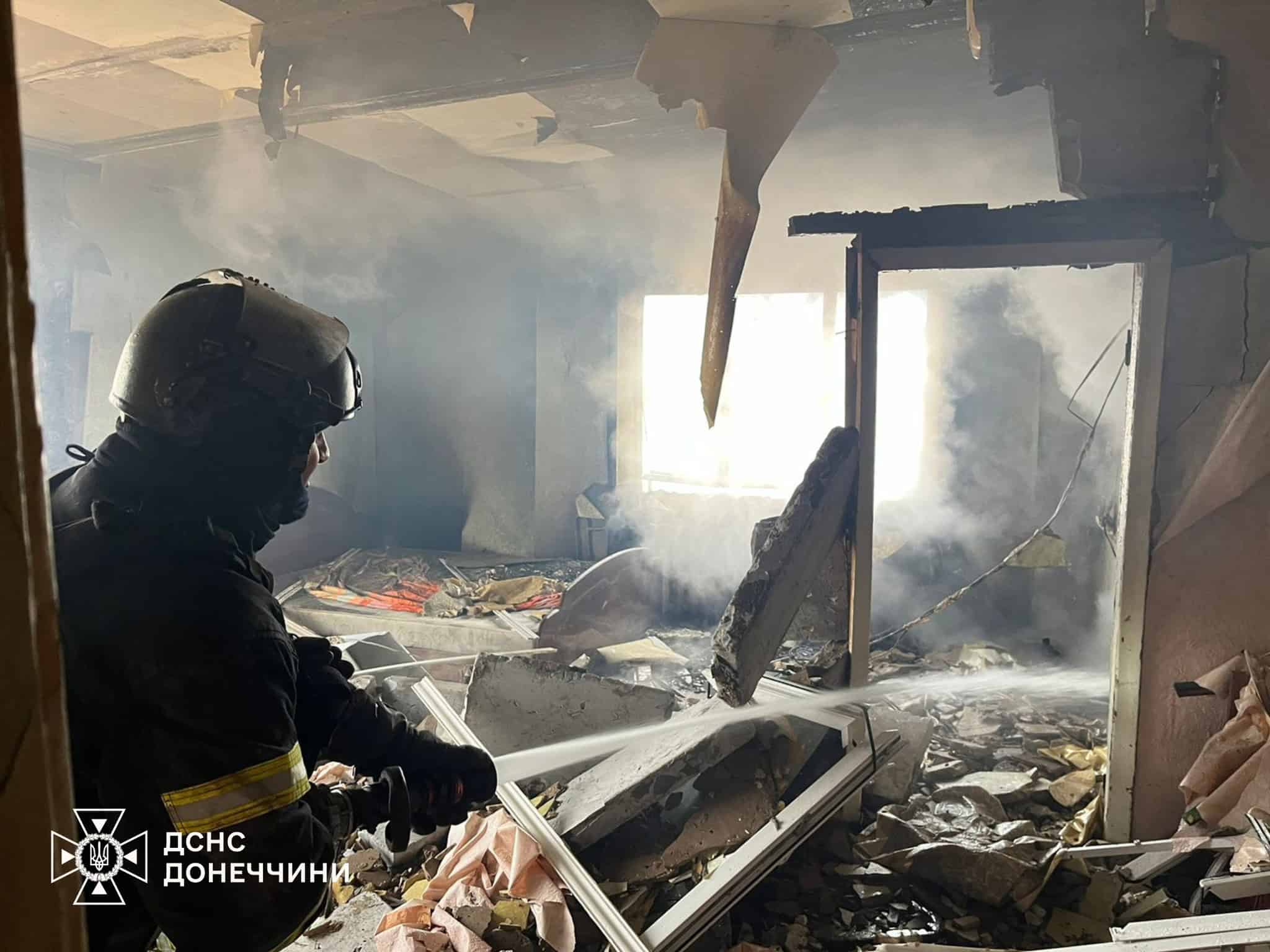 Росіяни авіабомбами вдарили по Словʼянську 15 квітня: є поранений