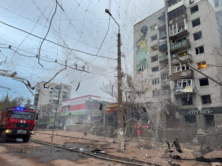 Росіяни авіабомбами вдарили по Словʼянську: є поранені