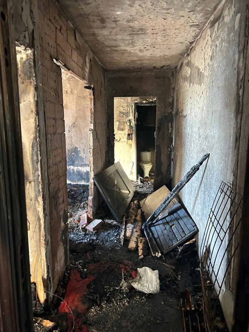 Российский дрон повредил многоэтажку в Краматорске