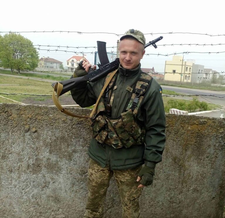 “Сподіваюсь і зараз, що він ще напише”: згадаймо захисника Олександра Тишкула