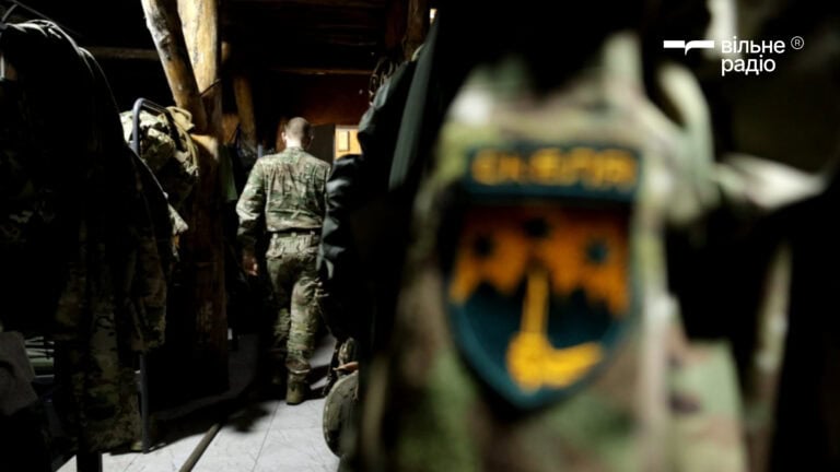 “Ніхто їх не кликав”: репортаж із позицій артилеристів під Покровськом, де плани окупантів розбиваються об “Скелю”