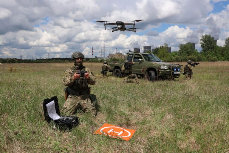 Россия планирует до конца года увеличить численность безпилотных войск до 165,5 тысячи человек, — Сырский