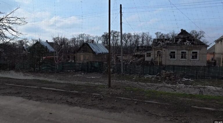 “Дорога життя” та кілзона одночасно: який вигляд має траса між Дружківкою та Костянтинівкою у квітні 2026 року