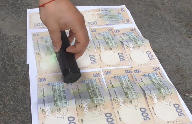 У Слов’янську водій напідпитку двічі пропонував патрульним 5 тисяч гривень хабаря й отримав утричі більший штраф