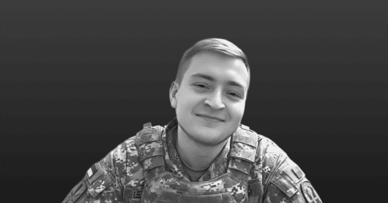 «Вернулся из плена, но не смог восстановиться»: вспомним защитника Мариуполя Дениса Солопа