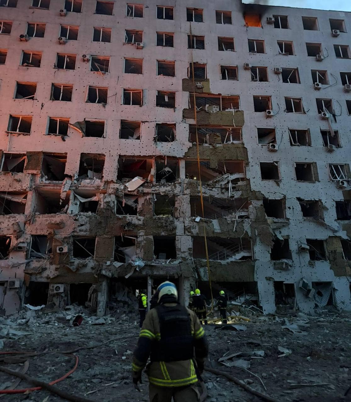 наслідки ударів по портовій інфраструктурі Одеси, пошкоджені об’єкти та складські будівлі