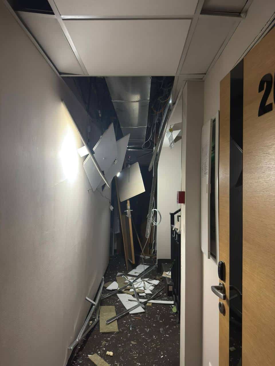 наслідки удару по центру Одеси, пошкоджений готель та цивільна інфраструктура