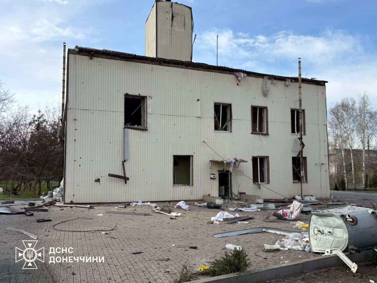 Росіяни обстріляли пожежну частину у Миколаївці 9 квітня