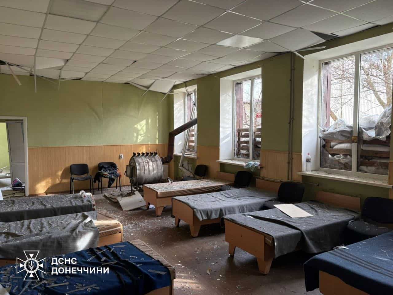 Росіяни обстріляли пожежну частину у Миколаївці 9 квітня