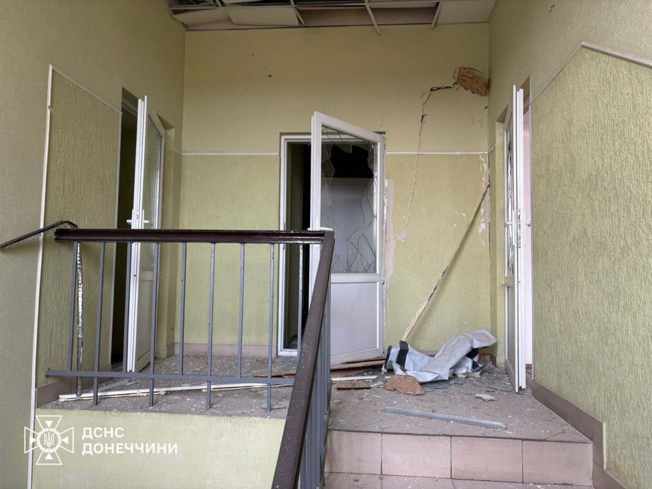 Росіяни обстріляли пожежну частину у Миколаївці 9 квітня