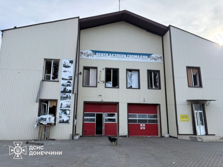 Росіяни обстріляли пожежну частину у Миколаївці 9 квітня