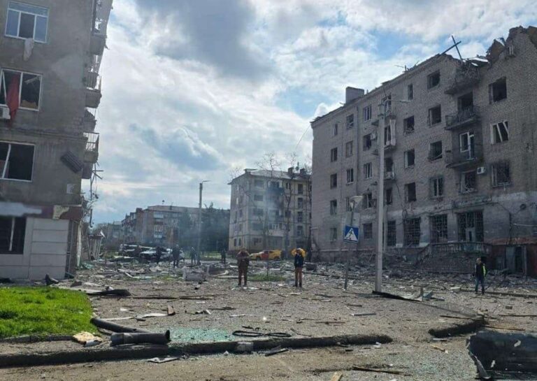 15 людей стали жертвами російських атак напередодні Великодня: доба 11 квітня у Донецькій області (зведення)