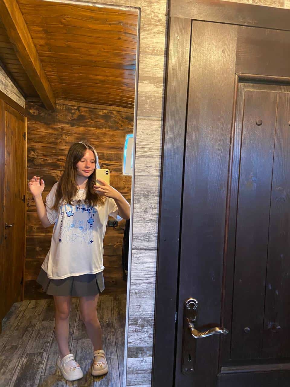 20-річна переселенка з Селидового потребує майже 2 млн грн на лікування онкології: як допомогти родині 