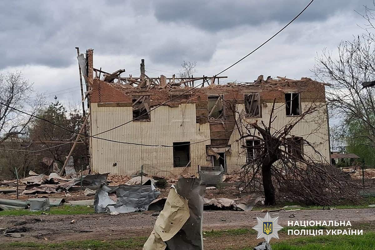 наслідки російських обстрілів у Донецькій області 20 квітня 2026 року зруйновані будинки та пошкоджена інфраструктура фото поліції донеччини