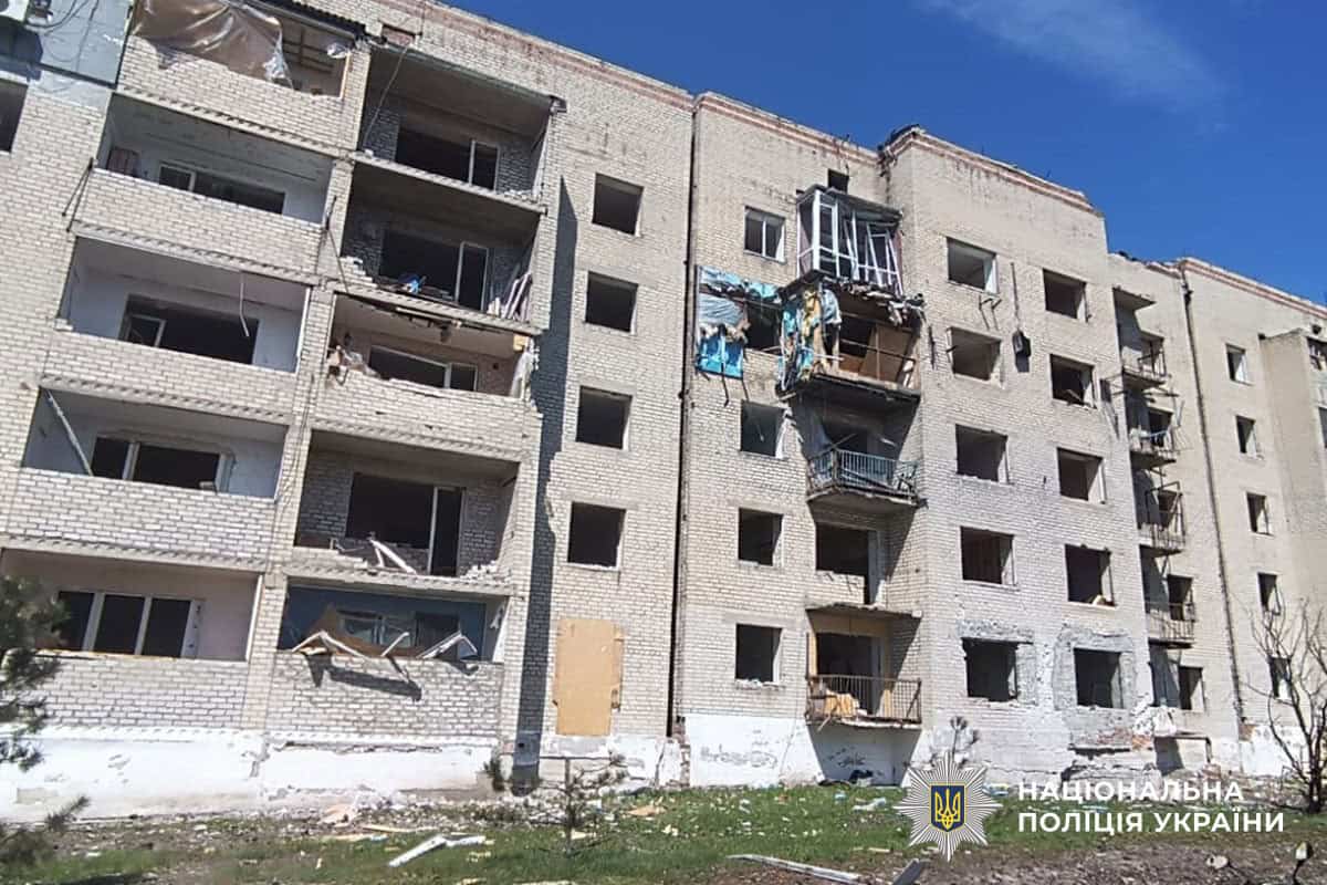 Наслідки ударів дронами та РСЗВ по населених пунктах Донецької області