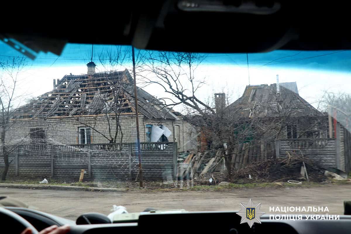 "Втратила пам'ять після влучання в будинок": з Дружківки евакуювали постраждалу жінку та подружжя