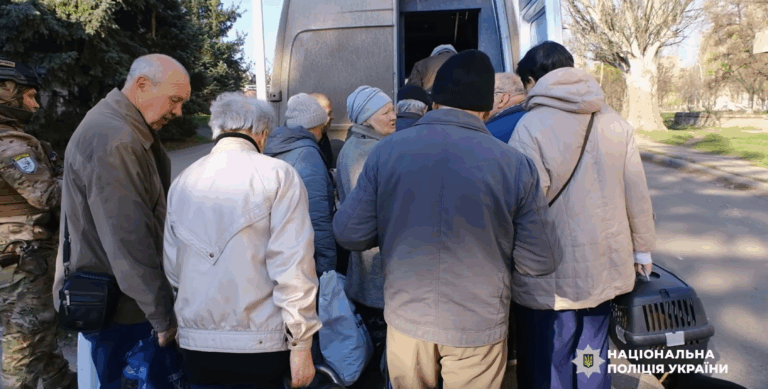 “Жити нестерпно”: з прифронтової Миколаївки евакуювали ще 9 людей (деталі)