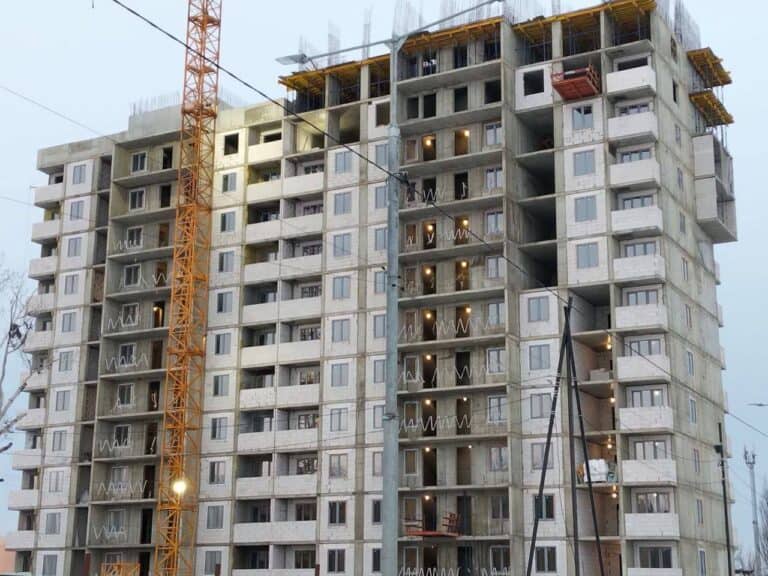 Оккупанты признали “бесхозными” еще около сотни квартир и домов в Мариуполе